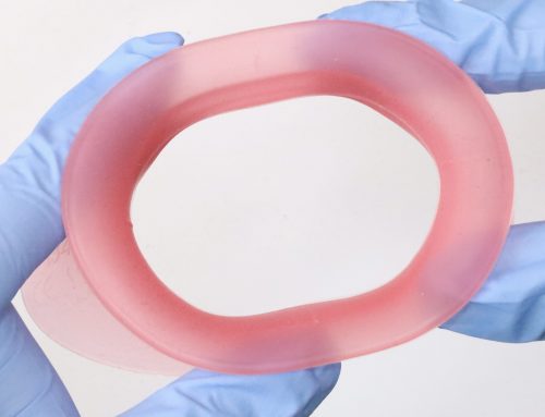 NEW Sustainable lip and cheek retractor (2025)